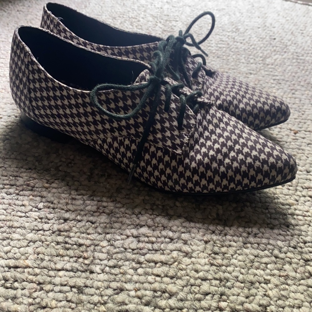 Shoes - Picture 2 of 4